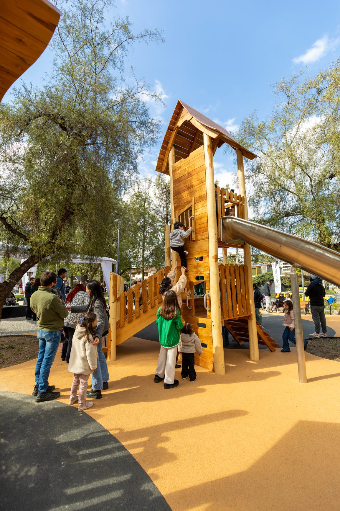 Espacios renovados de Plaza Chipre
